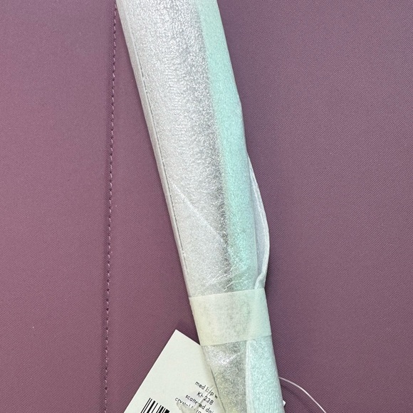 NWT Kate Spade Medium Lucy Scattered Daisi pattern wristlet - Picture 9 of 9